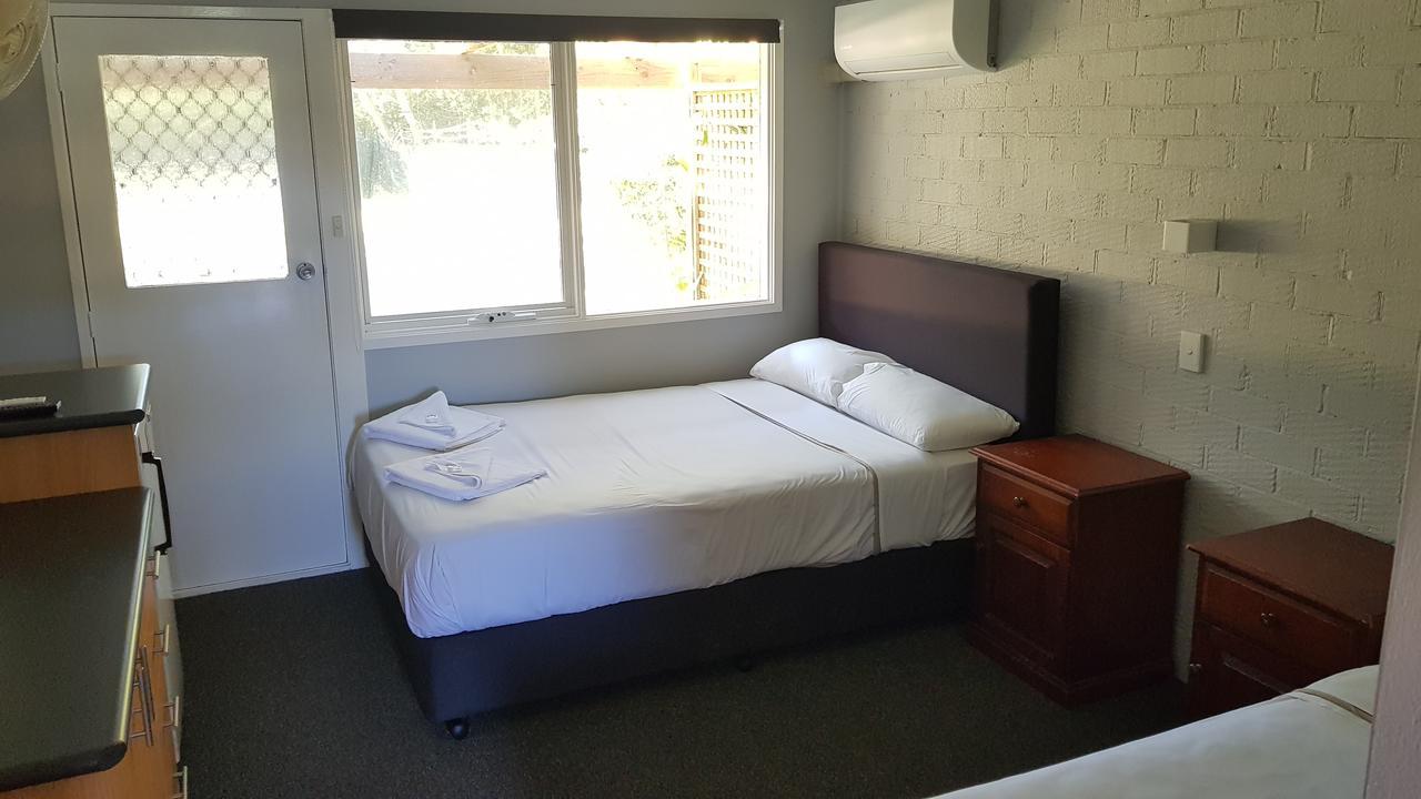 Bateau Bay Hotel ภายนอก รูปภาพ